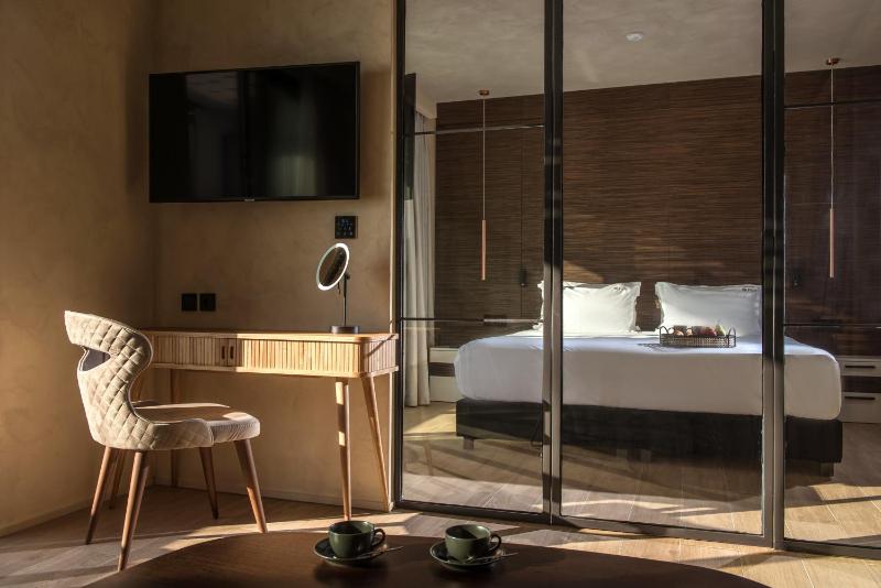 Excellence King Suite image 4