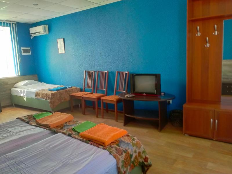 Comfort Triple Room image 2
