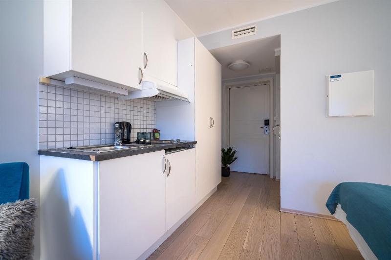 Double Room image 4