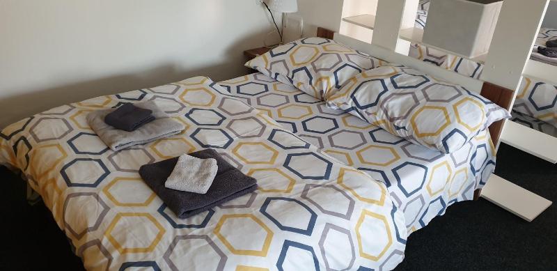 Deluxe Double Room with Bath image 3