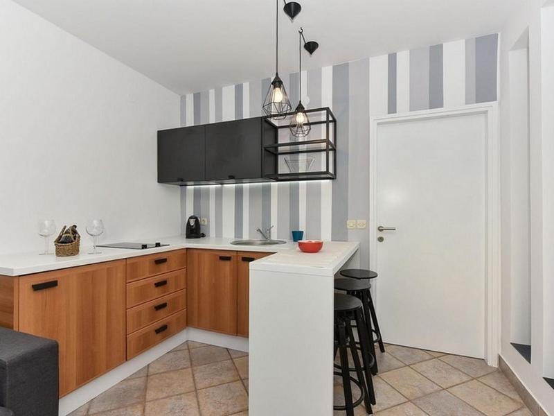 One-Bedroom Apartment image 3