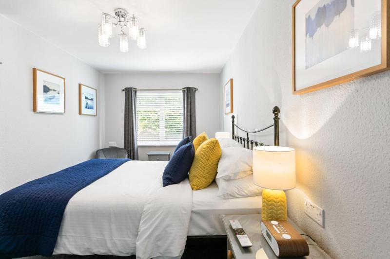 Double Room image 3