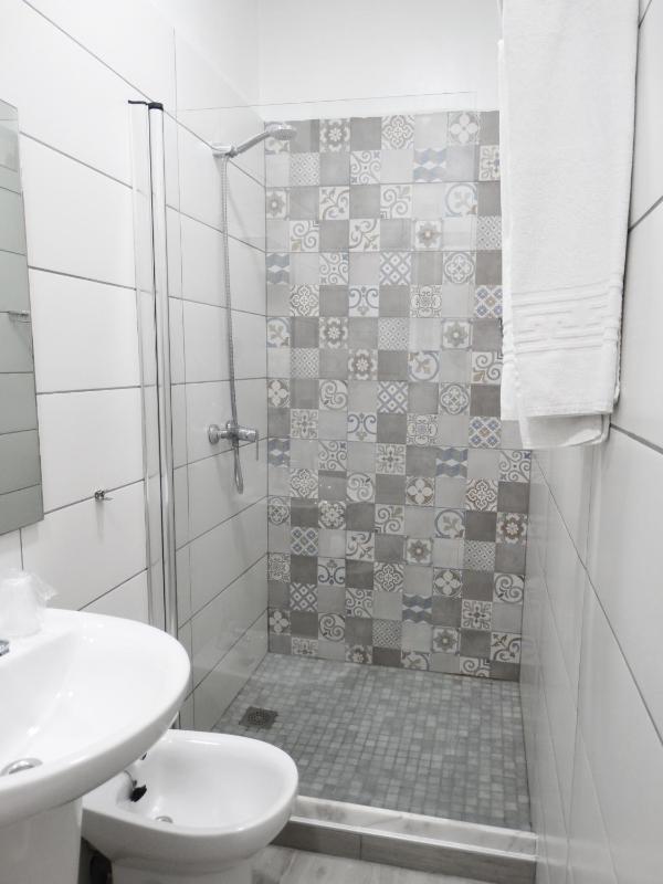 Single Room image 2