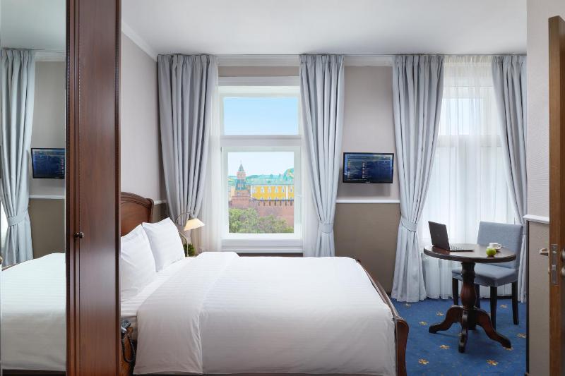 Standard Double Bed with Kremlin View image 2