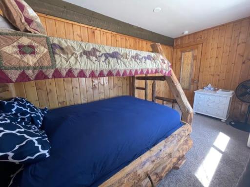 Basic Triple Room image 2