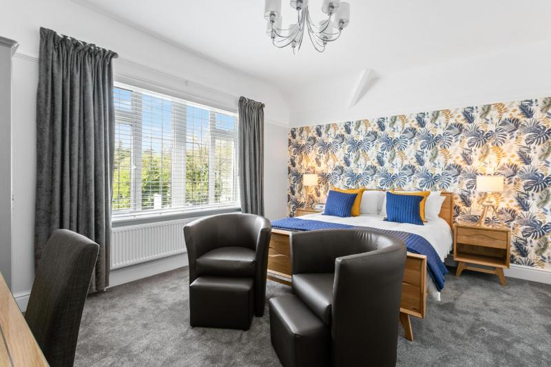 King Room image 3