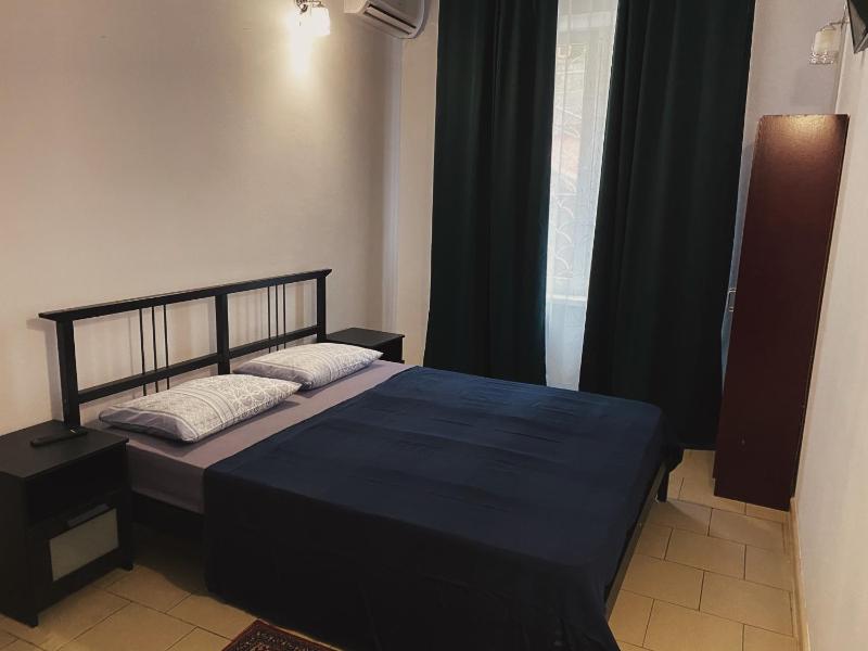 Deluxe Double Room with Bath image 1