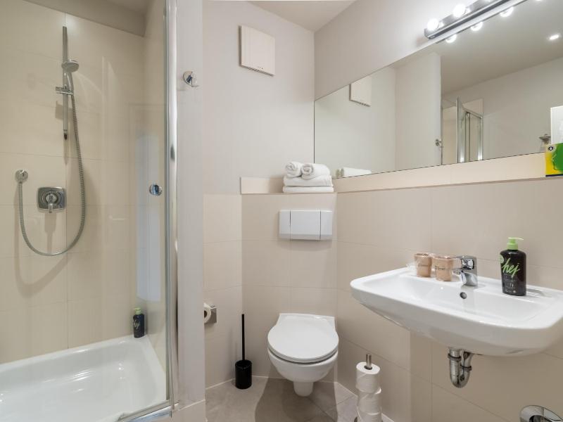 Suite with Balcony image 3