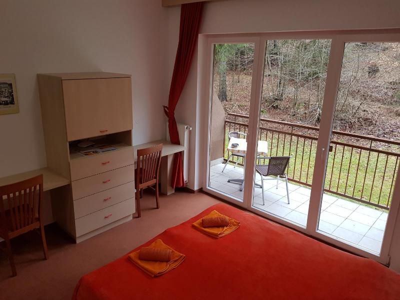Double Room with Garden View image 2