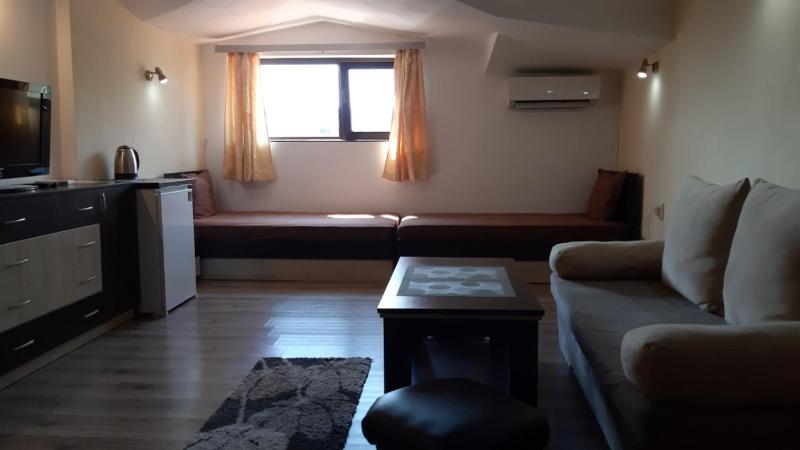 Quadruple Room image 2