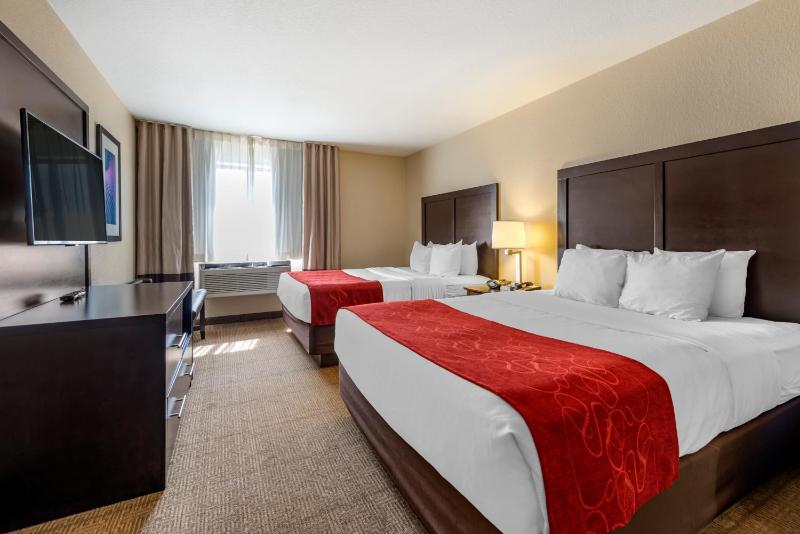 Queen Suite with Two Queen Beds image 3