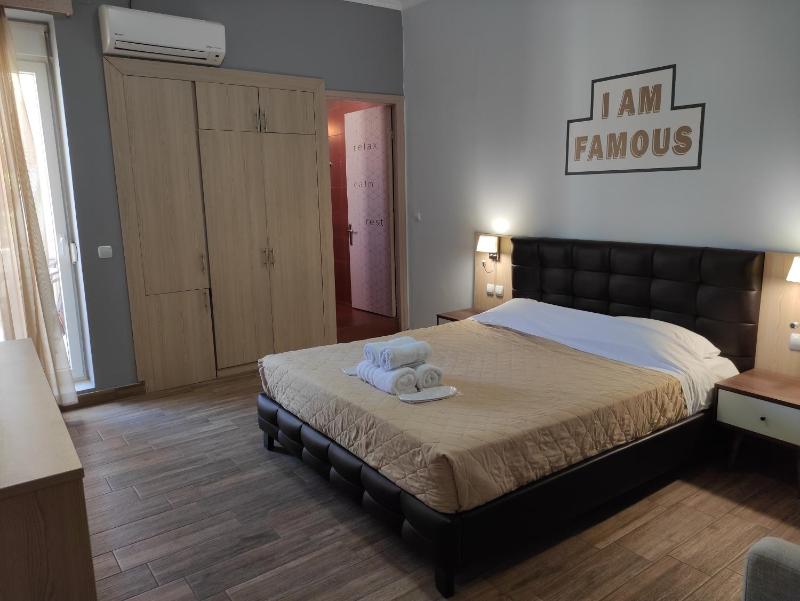 Superior Triple Room image 4