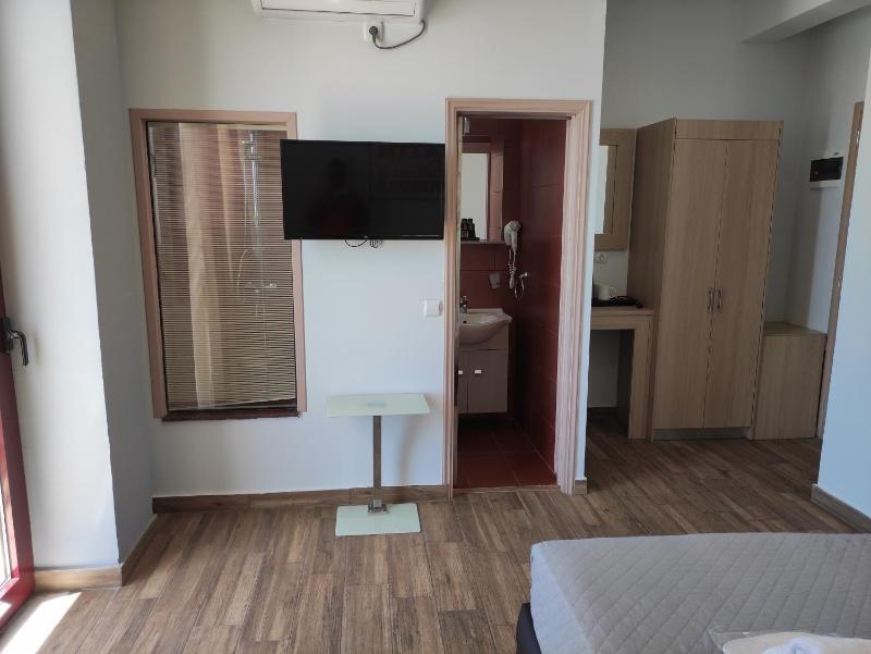 Superior Double Room image 4