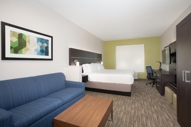Two-Bedroom Suite image 2