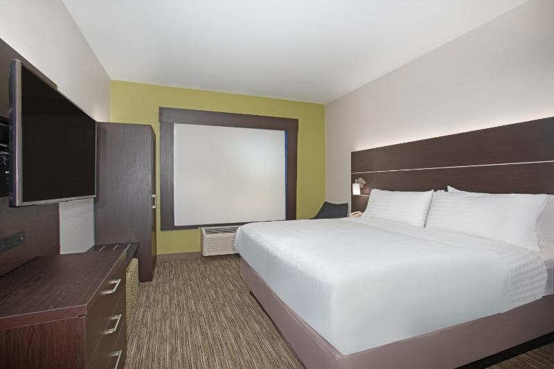 Two-Bedroom Suite image 4