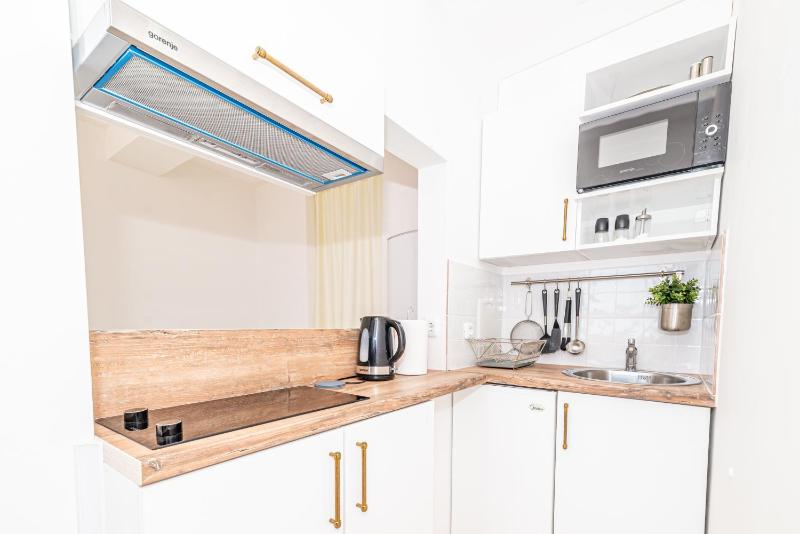 Apartment with Sea View image 3