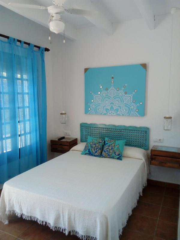 Economy Double Room image 3
