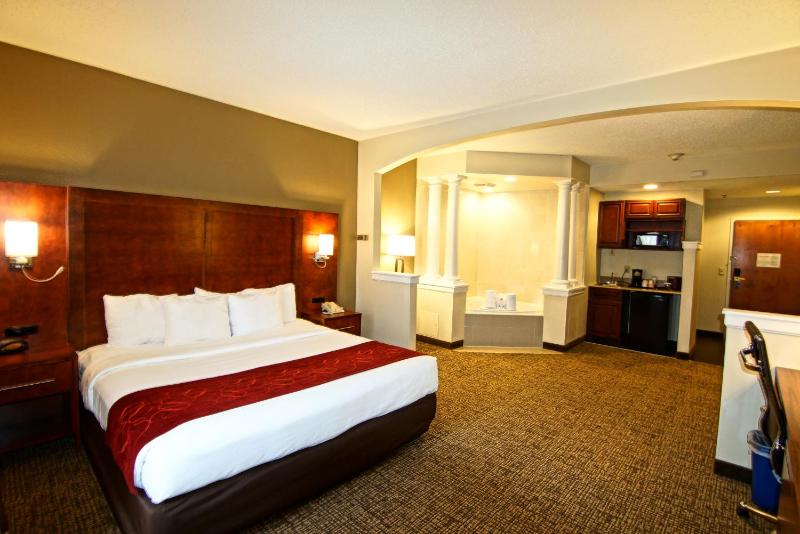 King Suite with Spa Bath image 4