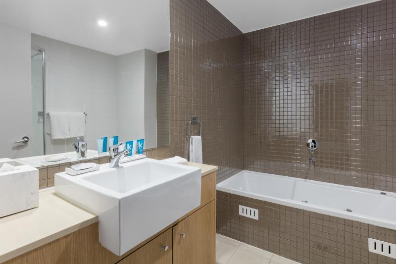 Two Bedroom Park Suite image 4