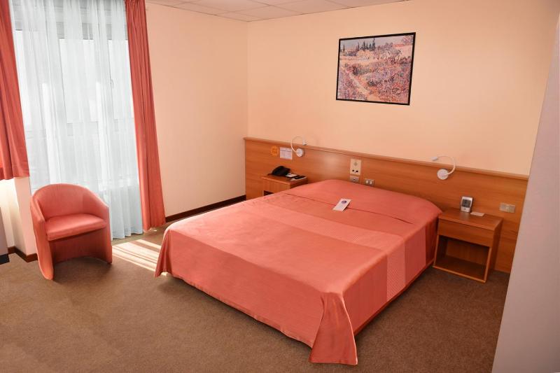 Standard Double Room image 1