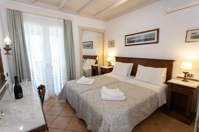 Magda's Hotel Apartments - image 33