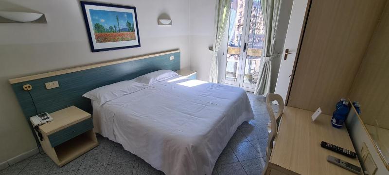 Standard Double Room image 2