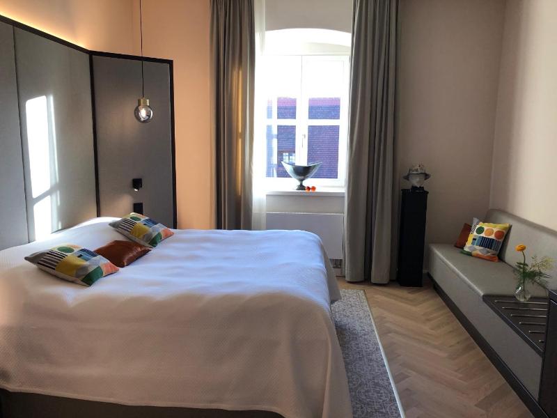 Deluxe Double Room with Shower image 2