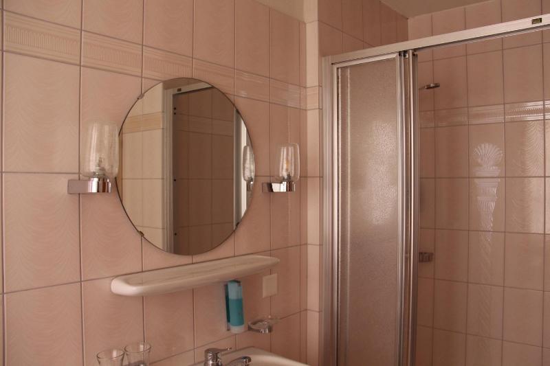 Deluxe Double Room image 2