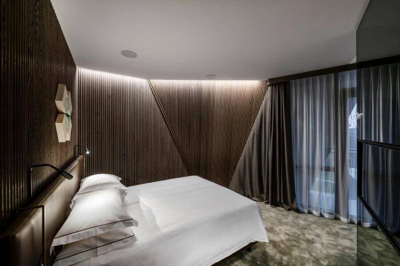 Studio with Balcony and Spa Access image 3