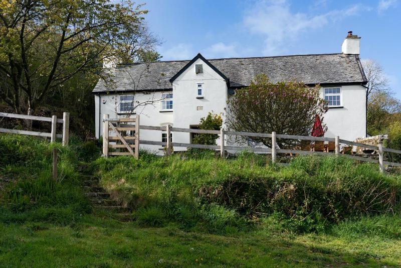 Four-Bedroom House image 4