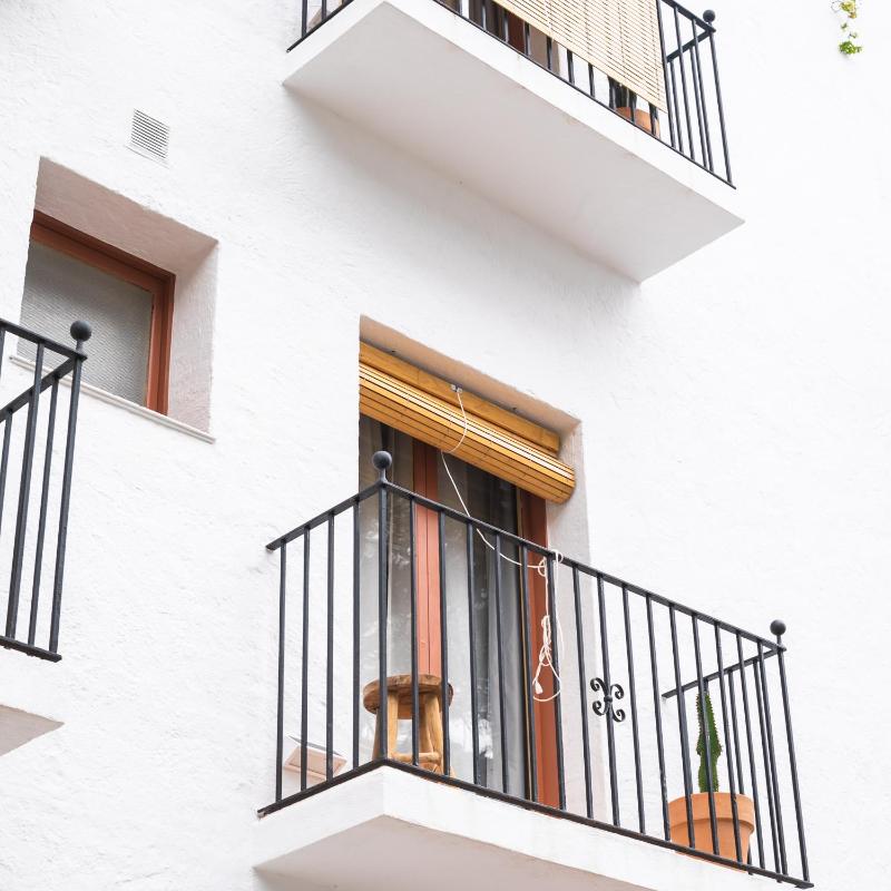 Double Room with Balcony image 4