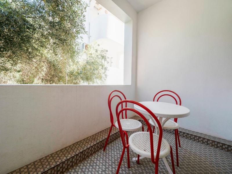 Apartment with Terrace image 4