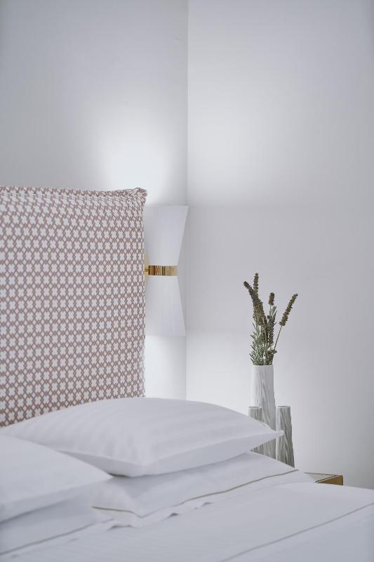 Standard Double Room image 4