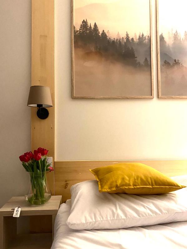 Double Room with Balcony image 3