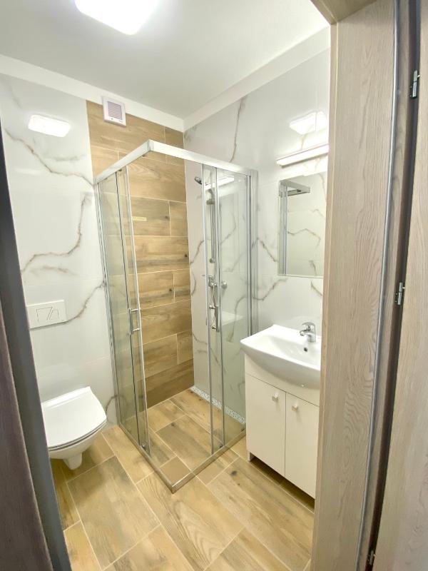 Double Room with Balcony image 4