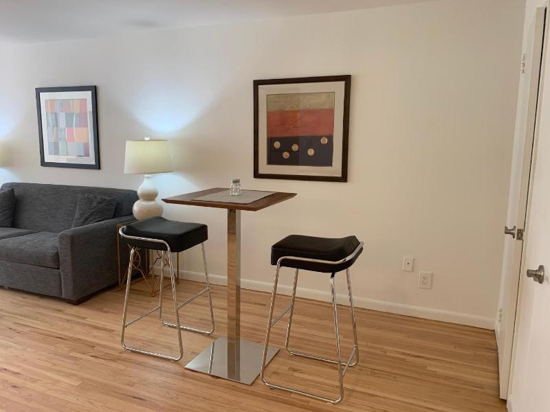 Studio Apartment image 3