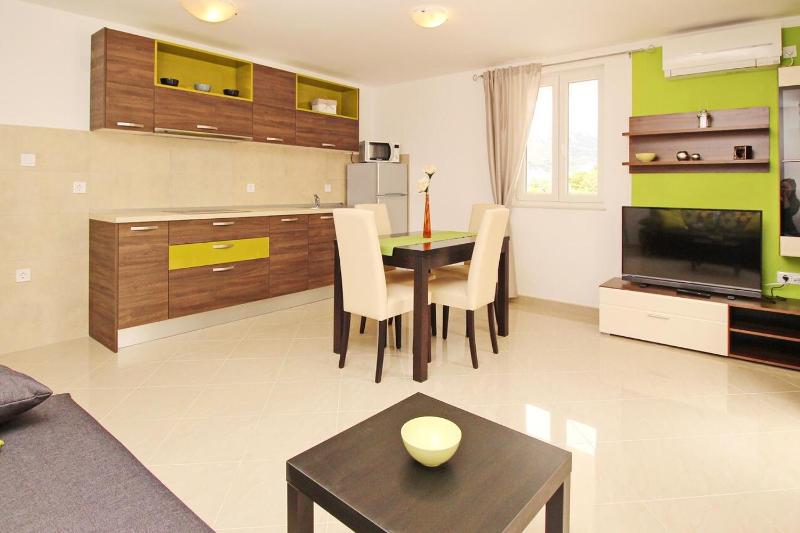 One-Bedroom Apartment with Terrace image 2