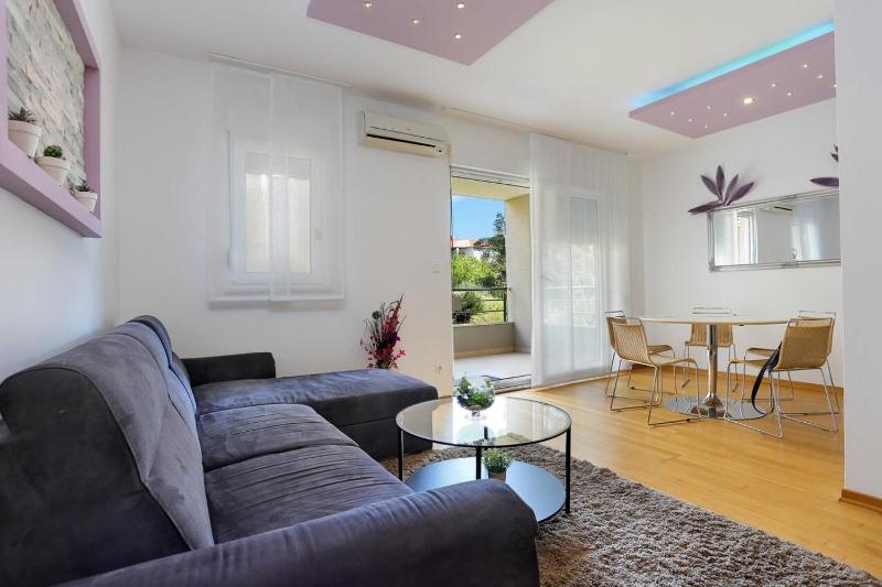 Two-Bedroom Apartment with Terrace and Sea View image 1