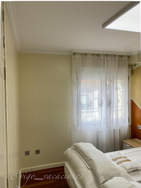 One-Bedroom Apartment image 2