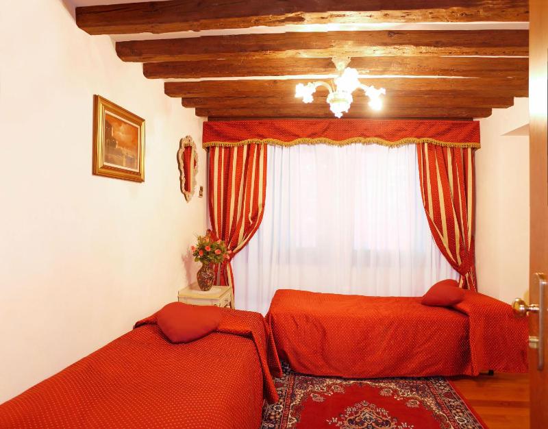 Superior Double Room - Depandance image 4