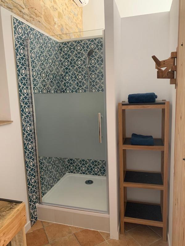 Triple Room with Pool View image 3