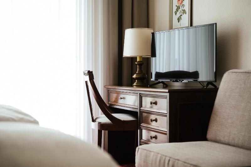 Double Room with Balcony image 2