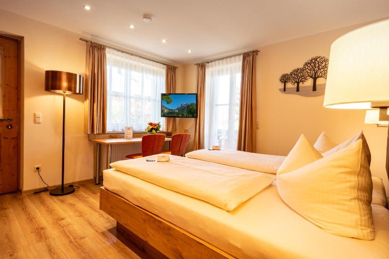 Standard Double Room image 1