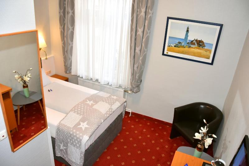 Standard Single Room image 1