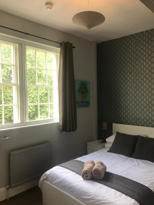 Double Room with Shared Bathroom image 2