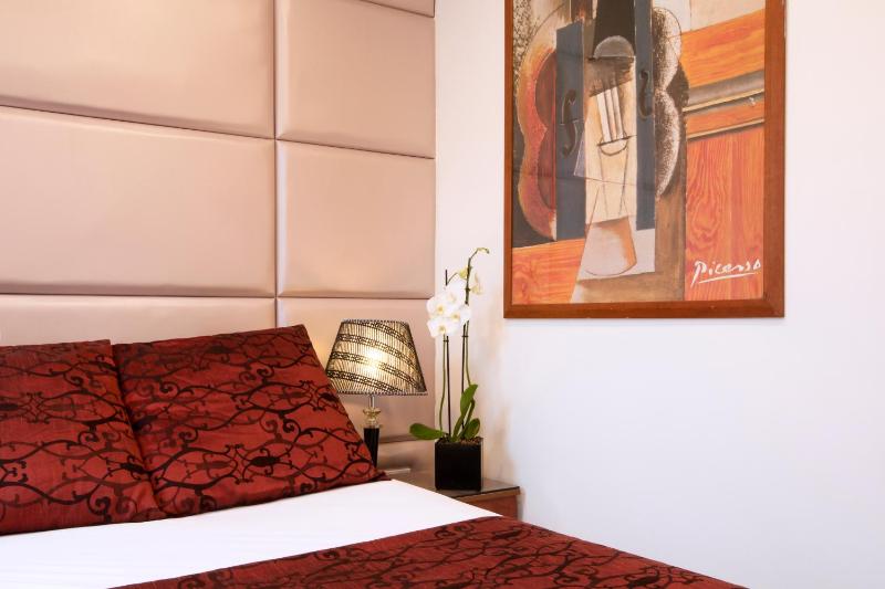Luxury Double Room image 3