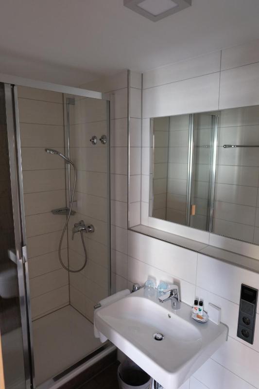 Double Room with Private Bathroom image 3