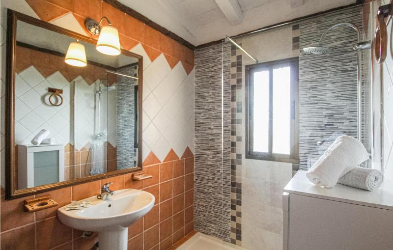 Three-Bedroom Holiday Home  image 3