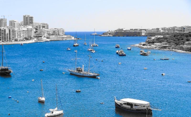 Twin Room with Sea View image 3