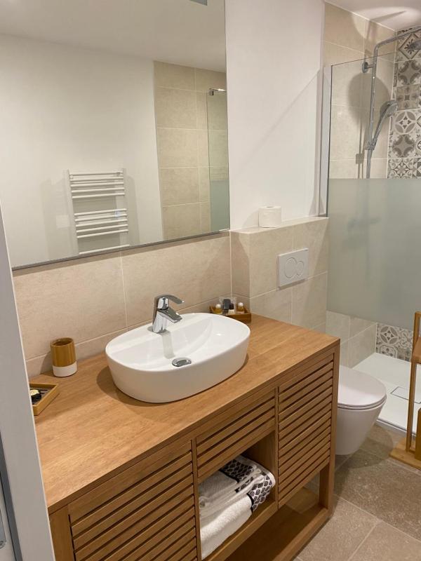 Chambres d'Hotes Les Amandiers - image 26